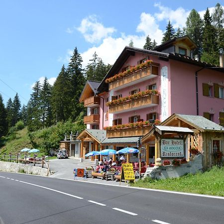 Hotel La Roccia Пассо-дель-Тонале Экстерьер фото