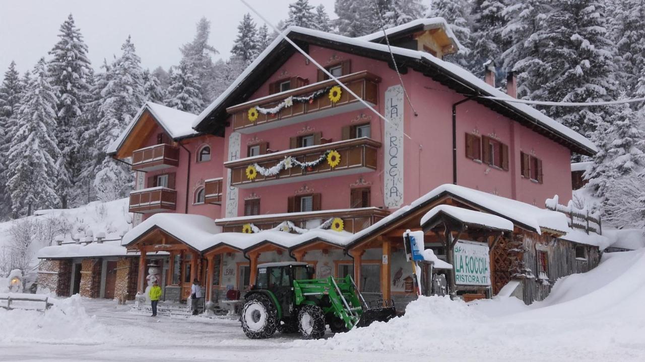 Hotel La Roccia Пассо-дель-Тонале Экстерьер фото