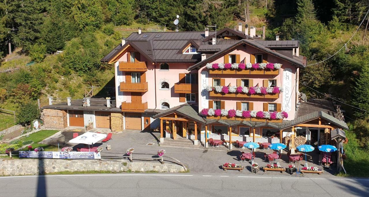Hotel La Roccia Пассо-дель-Тонале Экстерьер фото