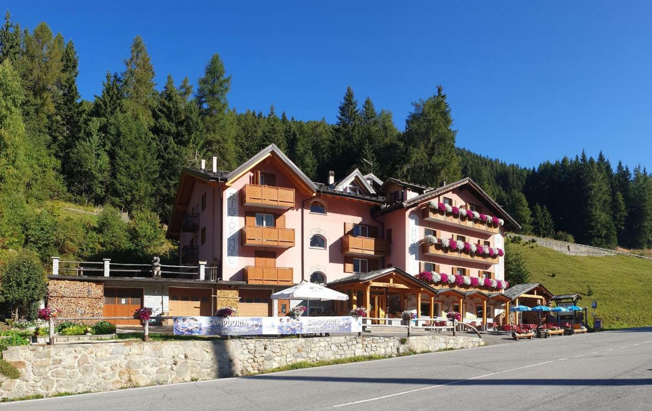 Hotel La Roccia Пассо-дель-Тонале Экстерьер фото